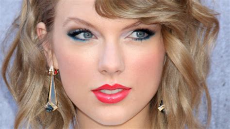 What Is Taylor Swift's Zodiac Sign? - Celeb 99