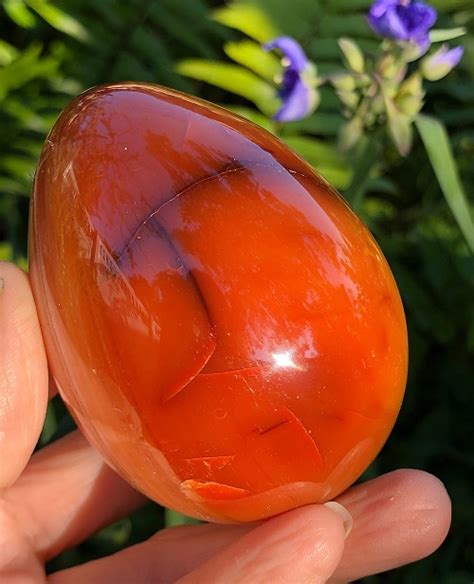 Red Agate meaning, healing properties, and how to use