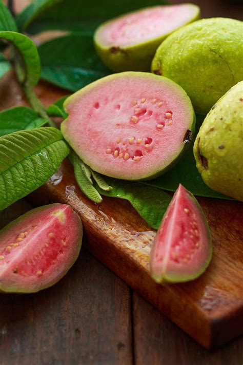 What is Guava and What Does Guava Taste Like - IzzyCooking