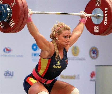 Pin on Women Weightlifting