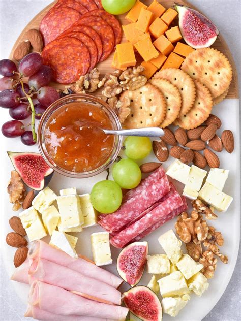 Christmas Cheese Board - Walking On Sunshine Recipes