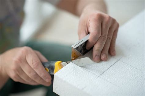 7 Different Types of Foam Cutting Tools with Use and Safety Tips - Homenish