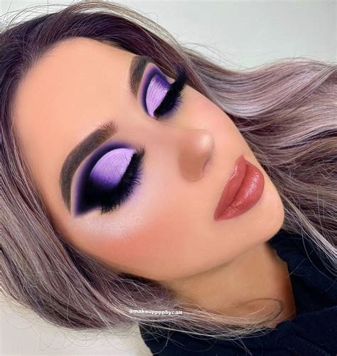 Purple Eyeshadow - Beauty & Health