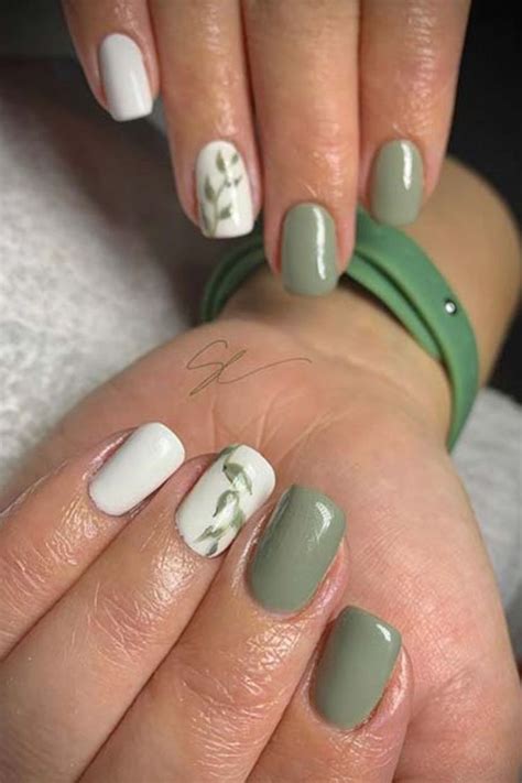 white green nails ivy vine plant sage green Green Acrylic Nails, Green Nail Art, Green Nails ...