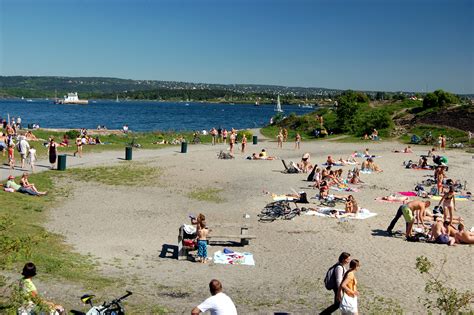 File:Huk beach Oslo.jpg - Wikimedia Commons