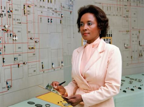 18 Annie Easley Facts: The First African American In NASA - Facts.net