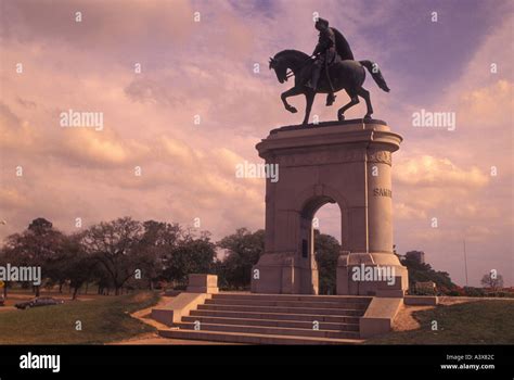 Sam houston statue hi-res stock photography and images - Alamy