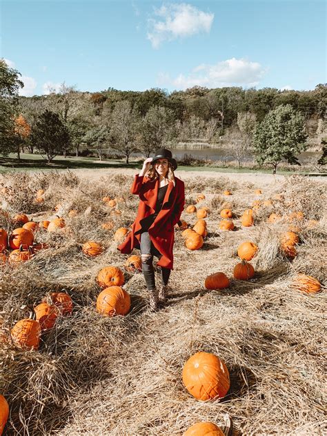 Pumpkin patch fall style | Pumpkin patch outfit, Autumn fashion, Fall fashion outfits