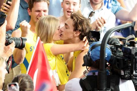 Photo: Armand Duplantis's Girlfriend Goes Viral At The Olympics - The Spun