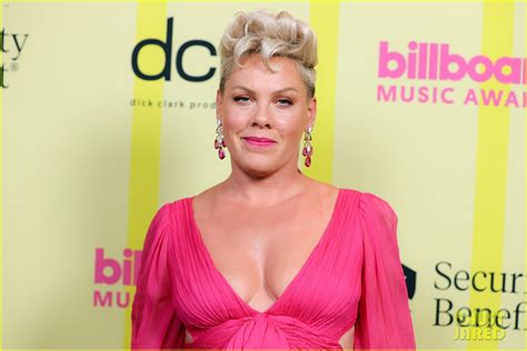 Icon Award Recipient Pink & Her Kids Attend Billboard Music Awards 2021!: Photo 4558968 | Pink ...