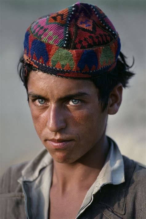 A portrait from Afghanistan by Steve Mccurry [800x1200] | Photographie ...