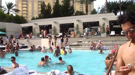 Wet Republic, MGM Pool Party, Las Vegas, Agosto 2010 - YouTube