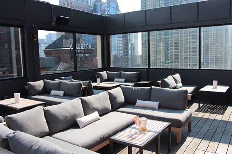 Blown Away: 18 Best Rooftop Bars in Chicago