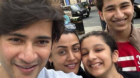 Mahesh Babu shares throwback 'travel' photo with wife Namrata Shirodkar and kids, mahesh-babu ...