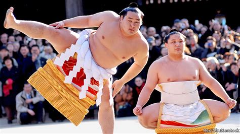 Why women are not allowed in sumo rings—even to save a life - Auto Blog Global