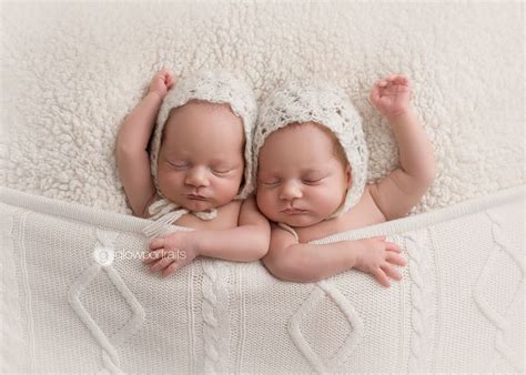 newborn twins sleeping | Newborn baby photography, Newborn twins, Twin ...