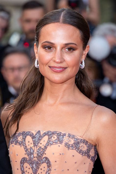 Alicia Vikander’s Cool Cannes Hairstyle Comes Courtesy Of This £1 Accessory | British Vogue