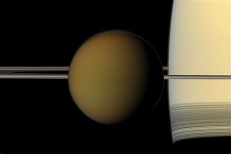 Life on Saturn moon? Discovery of hidden ocean on Titan tantalizes. - CSMonitor.com