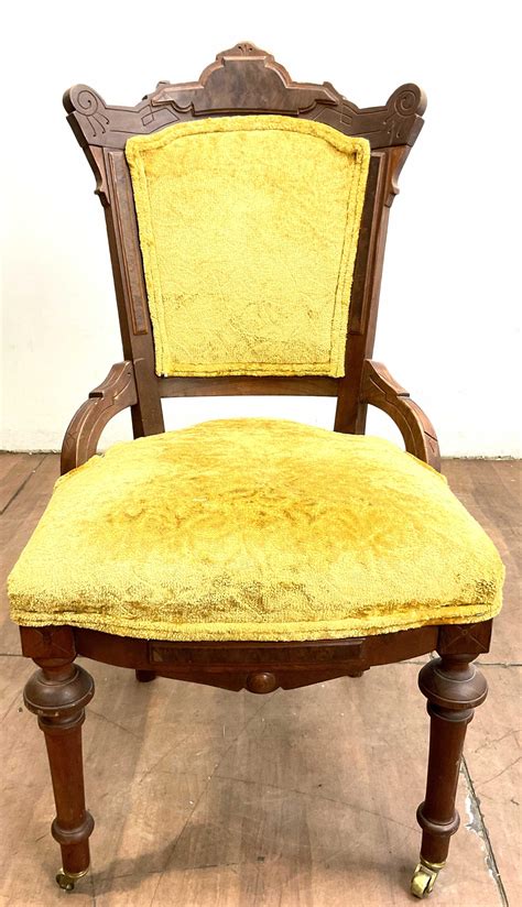 Lot - Antique Eastlake Victorian Style Walnut Side Chair