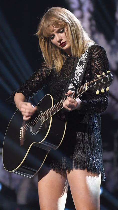 Taylor playing guitar ️🎶🎸 | Taylor swift outfits, Taylor swift new ...