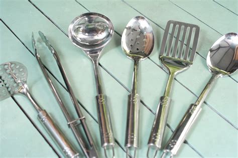 Set of clean stainless steel kitchen utensils - Free Stock Image