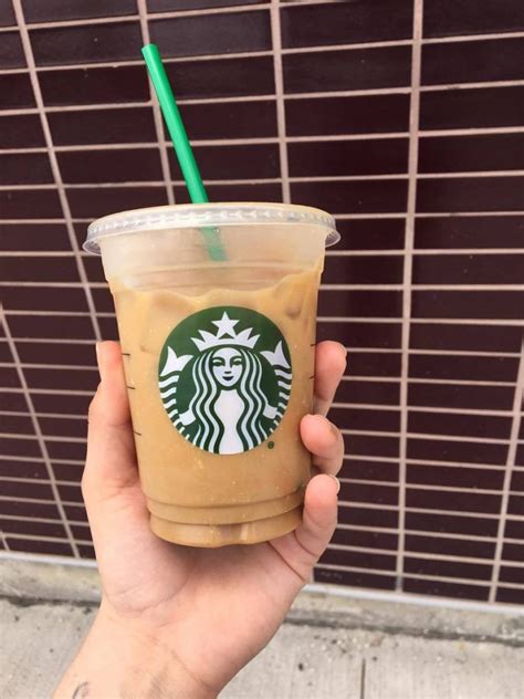 Starbucks Blonde Iced Vanilla Almond Milk Latte Review