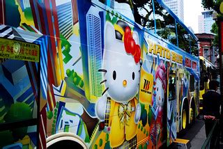 Hello Tokyo, Hello Kitty | Hato Bus, Marunouchi Chiyoda-ku T… | Flickr