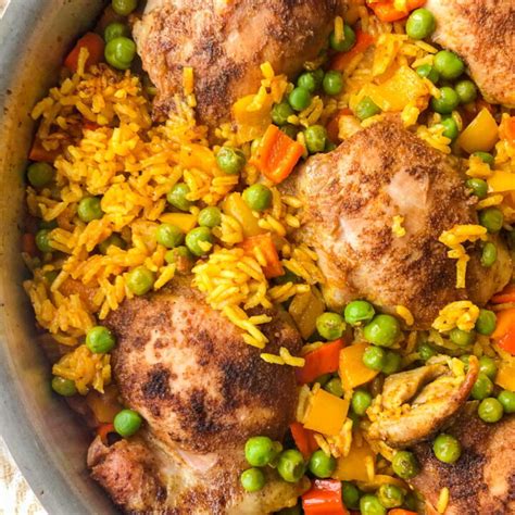 Easy Spanish Chicken & Rice Skillet Dinner - family friendly one pan meal!