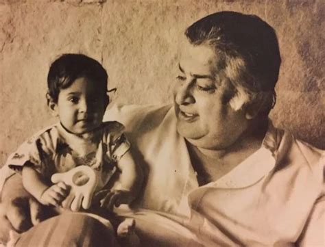 On Shashi Kapoor's Birth Anniversary, His Daughter Sanjana And Granddaughter Shaira Post Rare Photos