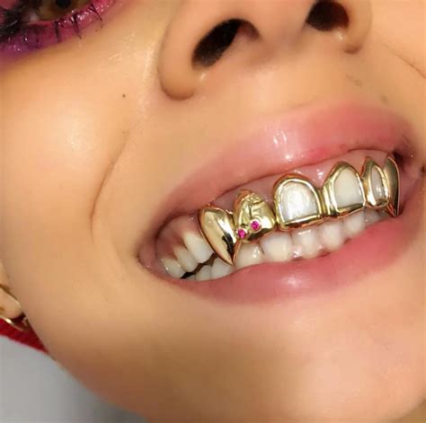 Pin by Zay Garza on Accessories | Teeth jewelry, Gold teeth, Diamond grillz