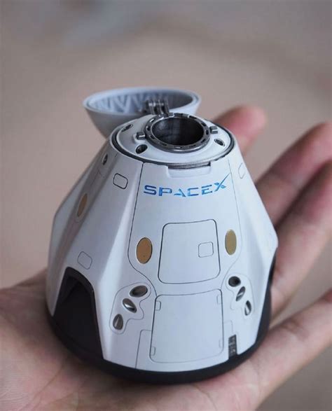 spacex dragon model | Spacex dragon, Spacex, Dragon