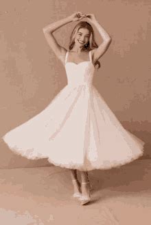 Simple Vintage White Dress Sparkles GIF | GIFDB.com