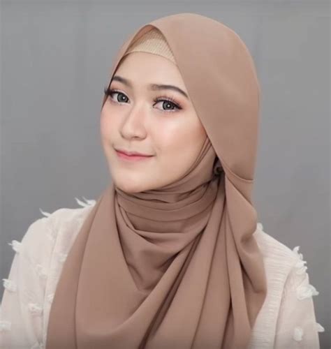 Tutorial Hijab Pashmina Simple Untuk Remaja Tanpa Ciput - Ingat Aku