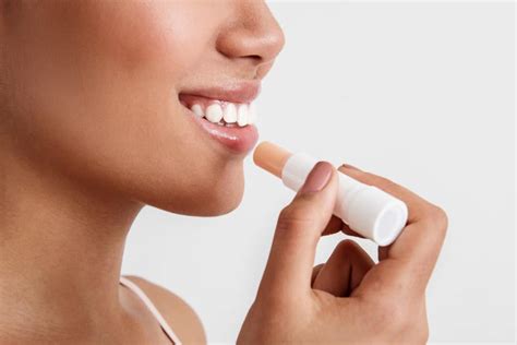 Organic & Natural Lip Balm For Dry Lips - Umbel Organics