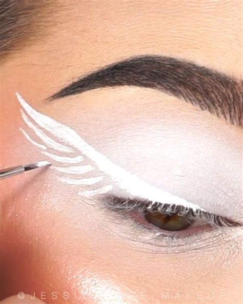 ANGEL EYE MAKEUP LOOK TUTORIAL IDEA [Video] | Angel makeup, Angel halloween makeup, Halloween ...