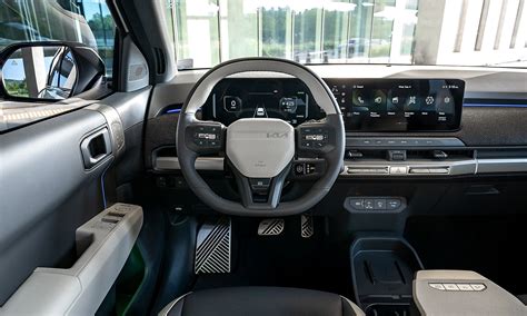 Sophie rain porn hot opened a door to see a nice thin woman.