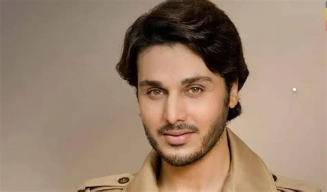 zanjeerein drama cast release date episodes timings pakistan showbiz