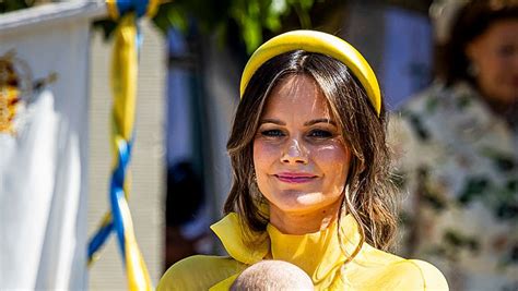 Hoesluvkinz link stunning physique and gorgeous curves, a