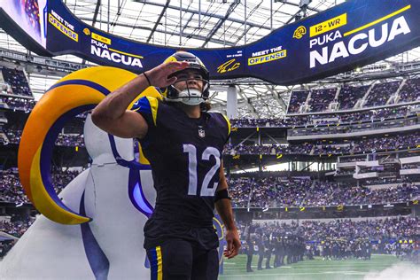 Tanned japanese lesbian.