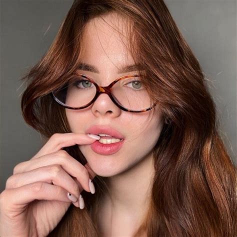 Kaya Morgan曆 (@kayaamorgan) OnlyFans Model Profile & Stats