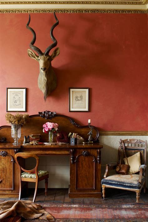 4 vintage pieces and antiques that always sell, according to experts