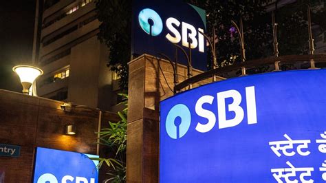 Hardcore Lesbian Pussy Grinding And Anal Toy Bathroom Horny Young