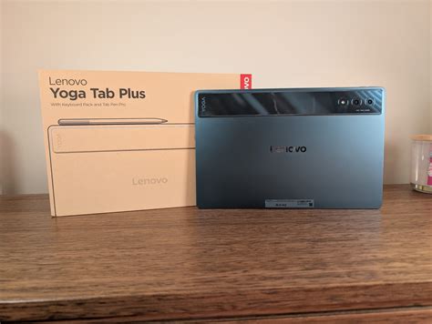 Jamelizz eeome the girl looks charming but very skinny