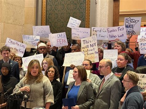 Influencer, White House welfare fraud claims are distorted, but the