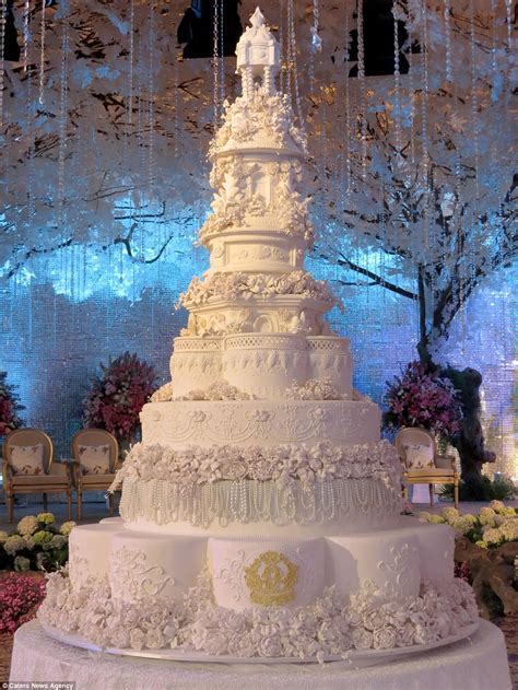 elaborate wedding cakes   time extravagant