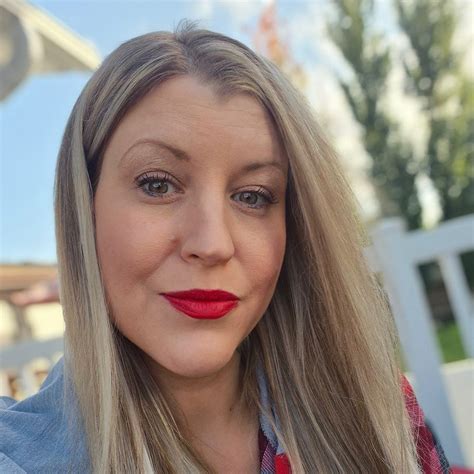 Maryuncovers | Vernon Hills IL