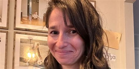 Mom’s Solo Holiday: Why Alone Time is Crucial Self-Care - memesita.com