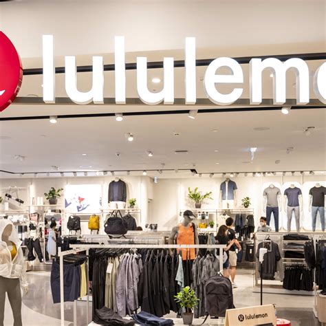 Longevity Replaces Aesthetics as the Top Fitness Goal - Men's Journal