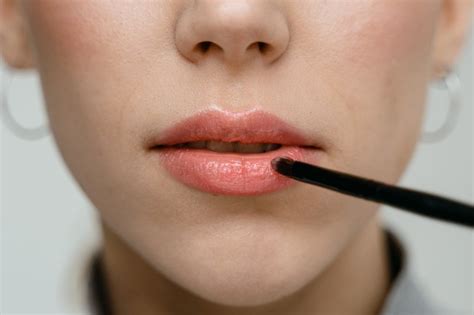 goodbye overlined lips  lip makeup trends defining  natural lip