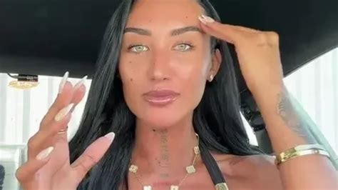 OnlyFans model who earned £696k in 2 weeks asks 'struggling' people to